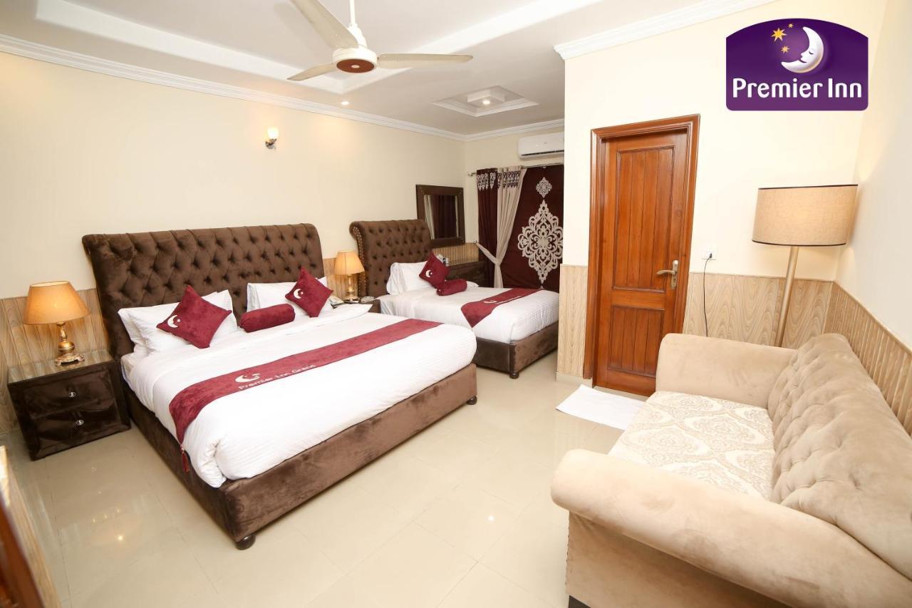 Premier Inn Grand Gulberg Lahore Esterno foto