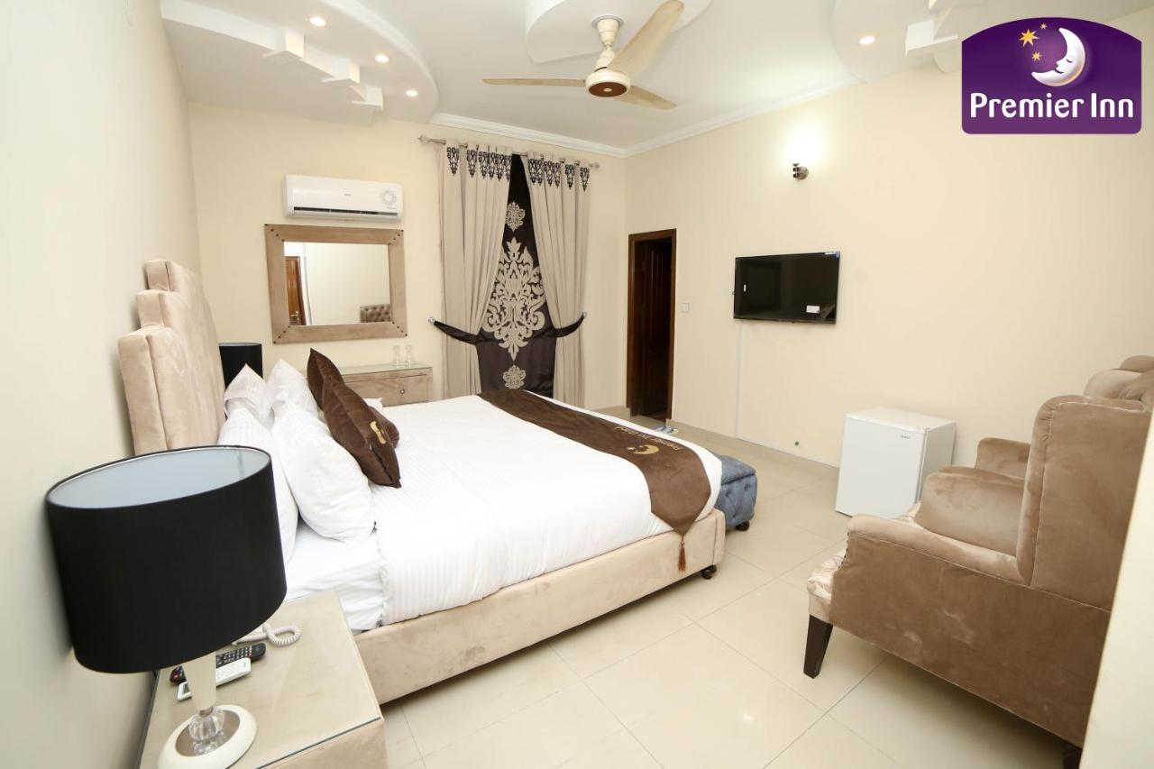 Premier Inn Grand Gulberg Lahore Esterno foto