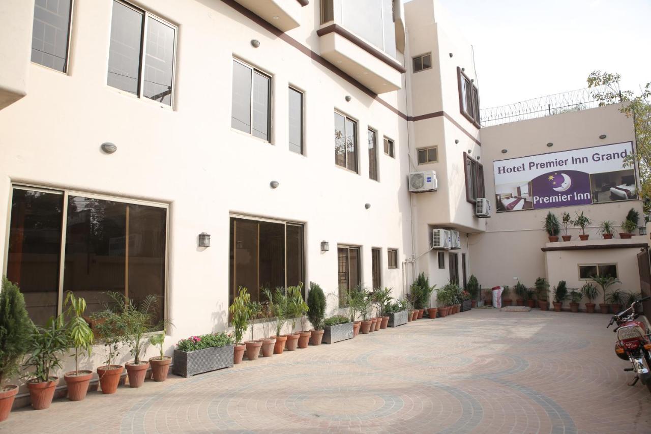 Premier Inn Grand Gulberg Lahore Esterno foto